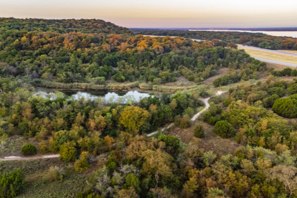 An aerial view of the Escarpment Trail at Cedar Ridge Preserve. Drone photo by Vijay Tanwar/Wild DFW. 