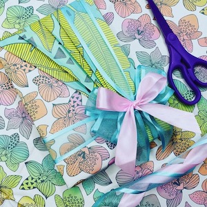 Wrappily wrapping paper