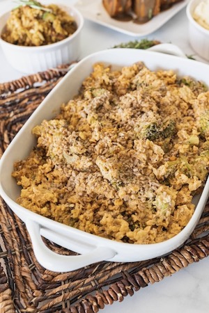 Nature’s Plate offers an organic brown rice and broccoli with fresh mushrooms, nutritional yeast, and cashews. Courtesy of Nature’s Plate.