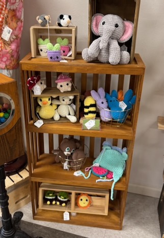 Crocheted animals by Ayleen’s Crochet.