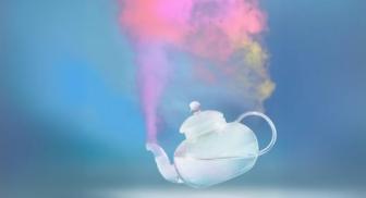 Steamed Rainbow Eau de Parfum was inspired by the colors of the rainbow.